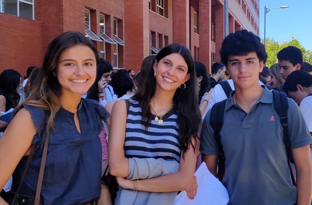 Alumnos de Everest School Monteclaro durante la selectividad