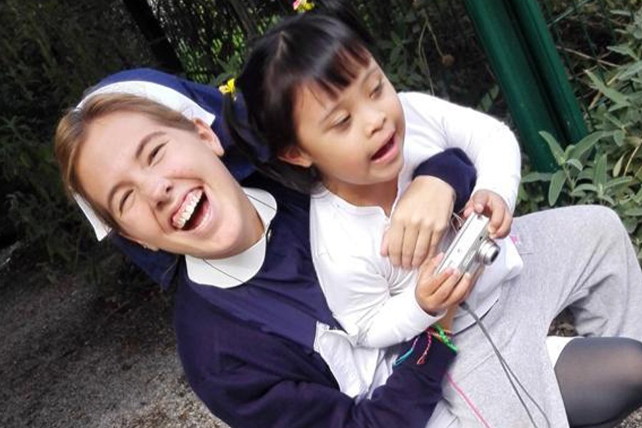 Paty miembro del Regnum Christi, enfermera en Lourdes