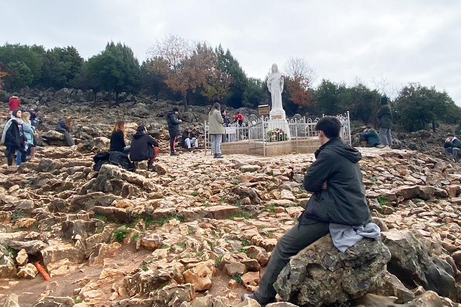 Alumnos de Highlands School Los Fresnos en Medjugorje