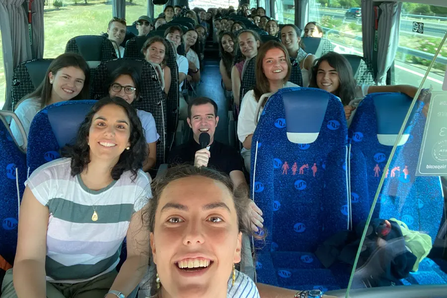 Jóvenes del Regnum Christi de Madrid rumbo a Coímbra