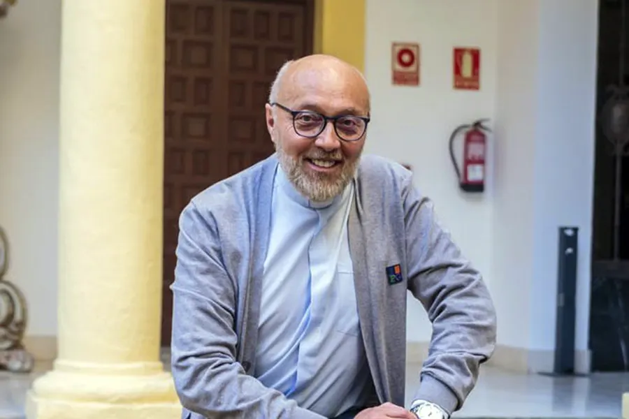 Don Miguel David, párroco de Santa Luisa de Marillac y de San Martín de Porres