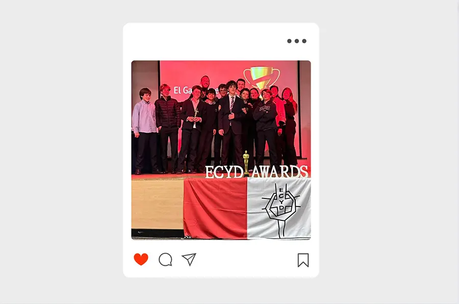 Los ganadores del ECYD Awards celebrando su triunfo