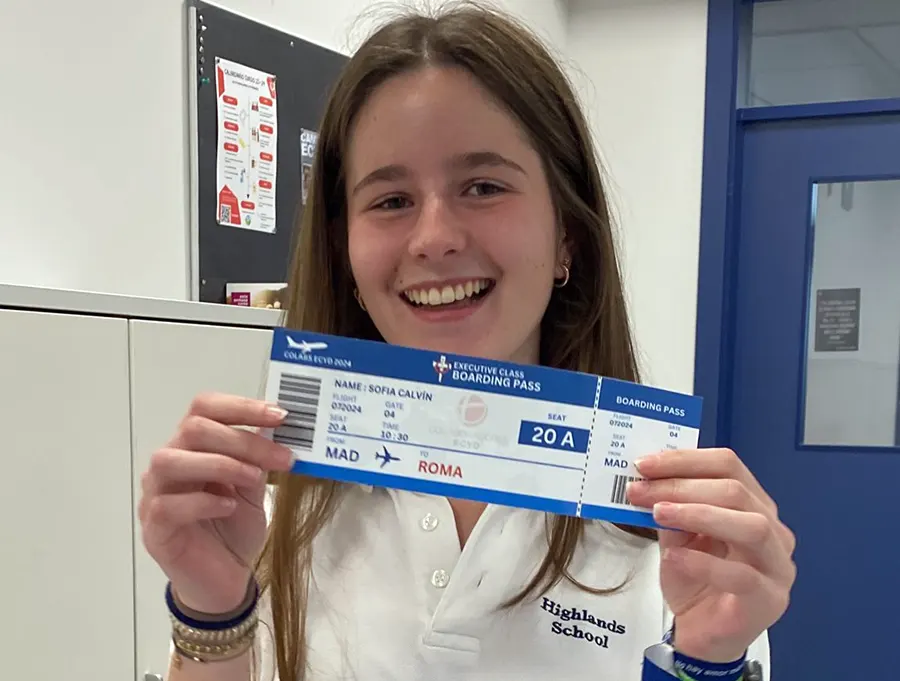 Sofía, rumbo a su verano como colaboradora del ECYD