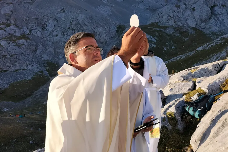El P. Borja Mac Crohon, legionario de Cristo, director de la sección de adultos del Regnum Christi en Sevilla