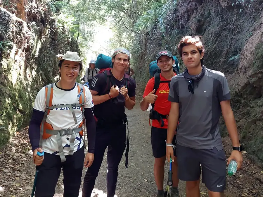 Un grupo de peregrinos del Camino Ultreia de 2024 copia