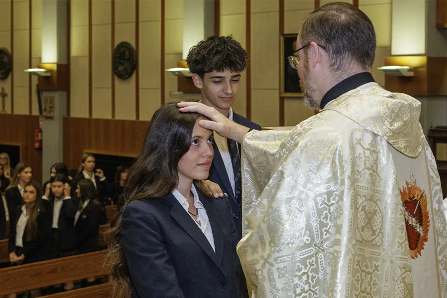 Adriana confirmaciones en colegio regnum christi highlands school El Encinar