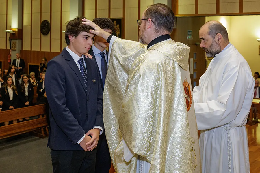Nicolás, confirmaciones en colegio regnum christi highlands school El Encinar