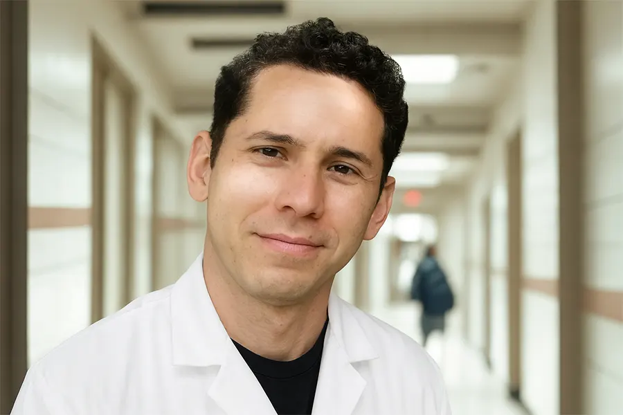 Ricardo Peña de juventud misionera hace misiones en el hospital clínico san carlos de madrid